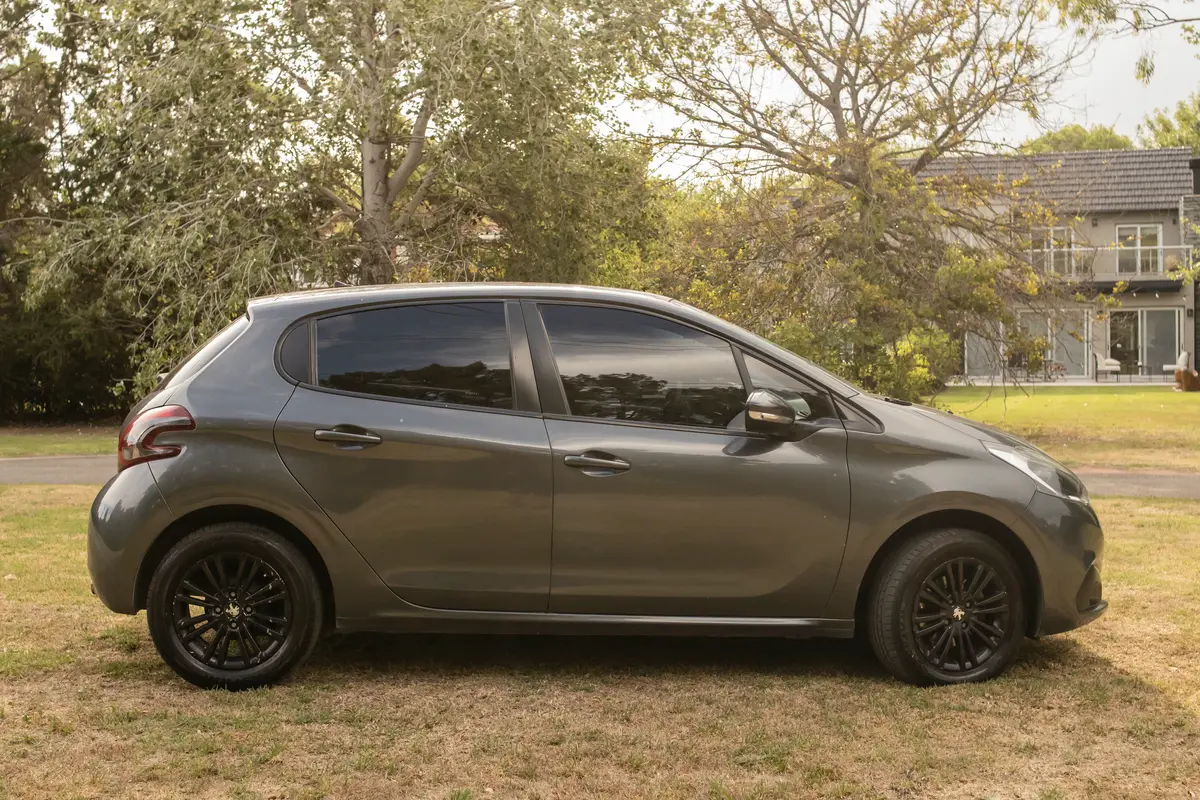 Mira esta publicación de Peugeot 208 2018 en Motordil