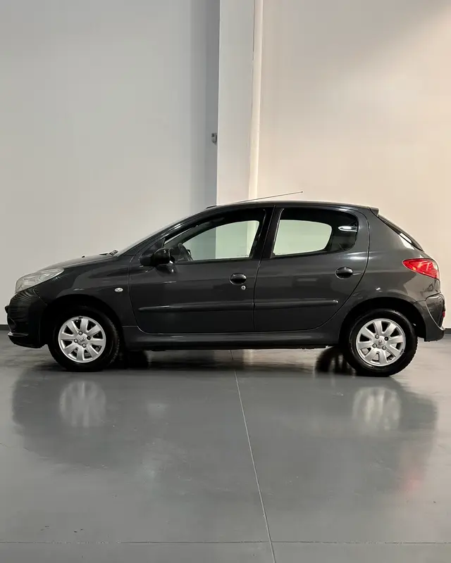 Mira esta publicación de Peugeot 207 2011 en Motordil