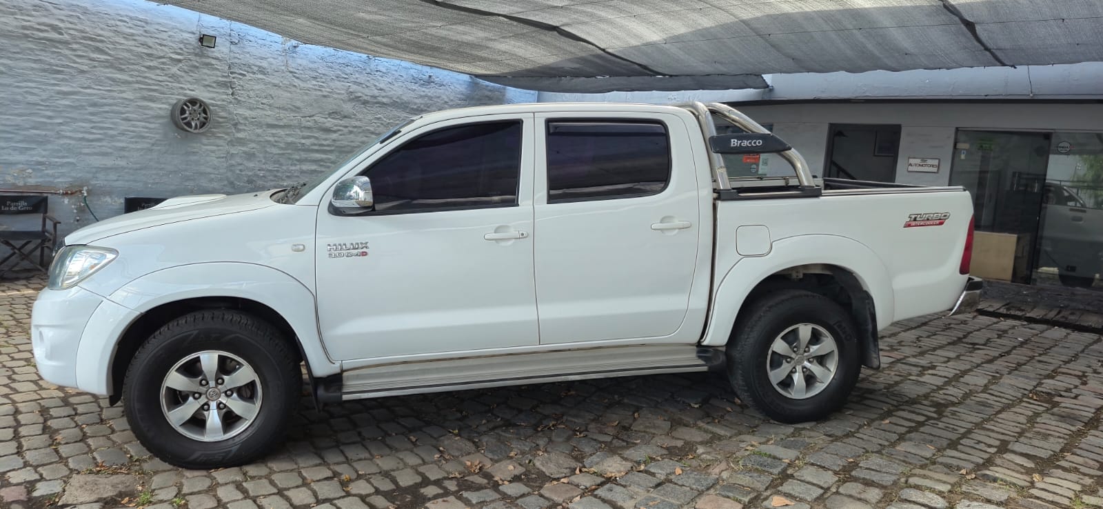 Mira esta publicación de Toyota Hilux 2010 en Motordil