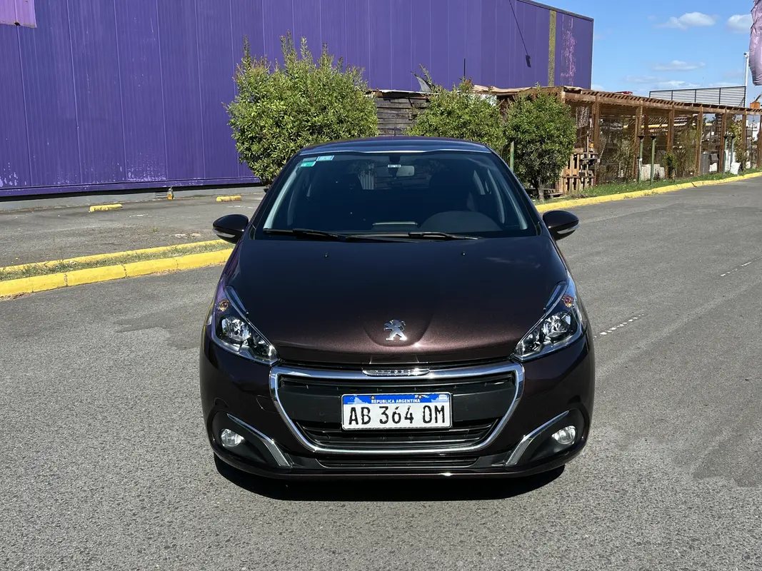 Mira esta publicación de Peugeot 208 2017 en Motordil