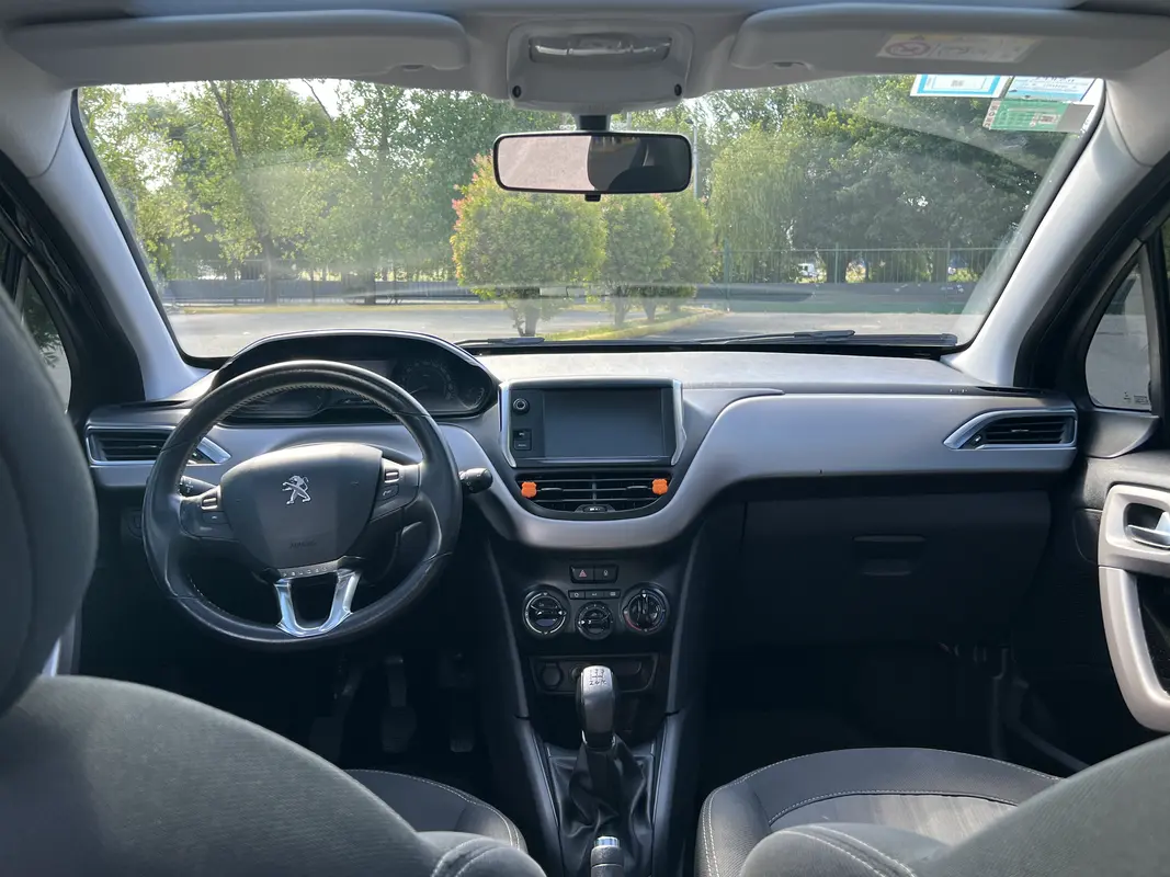 Mira esta publicación de Peugeot 208 2017 en Motordil