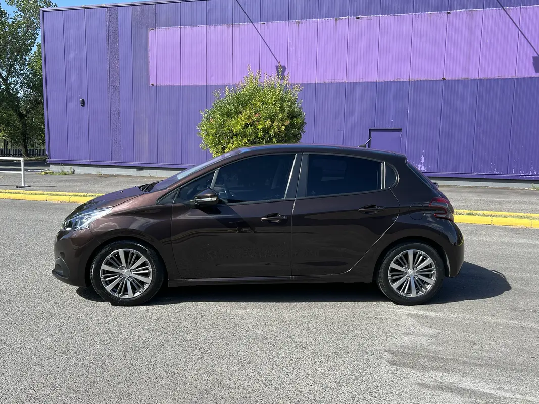 Mira esta publicación de Peugeot 208 2017 en Motordil