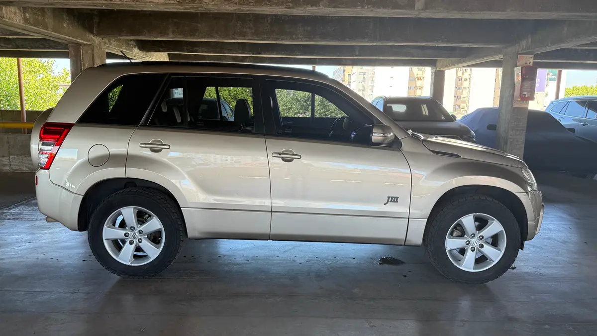 Mira esta publicación de Suzuki Grand Vitara 2010 en Motordil