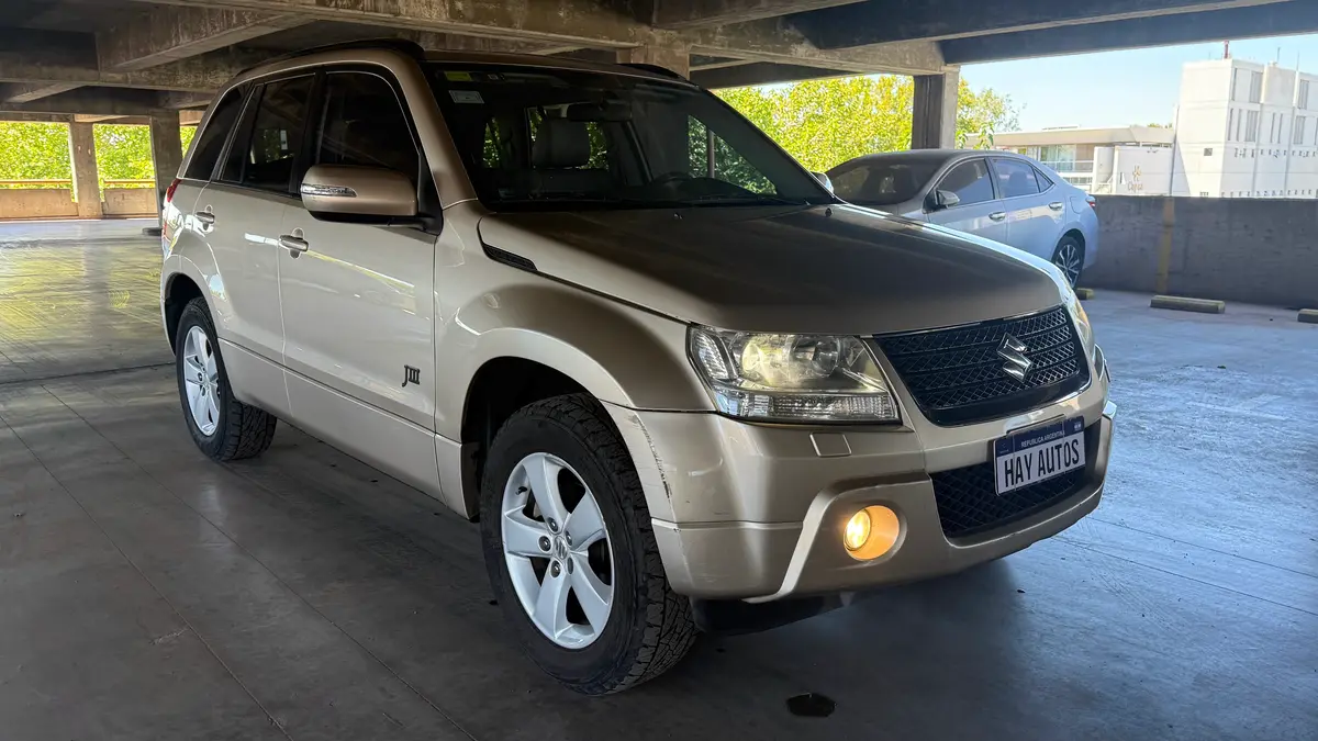 Mira esta publicación de Suzuki Grand Vitara 2010 en Motordil