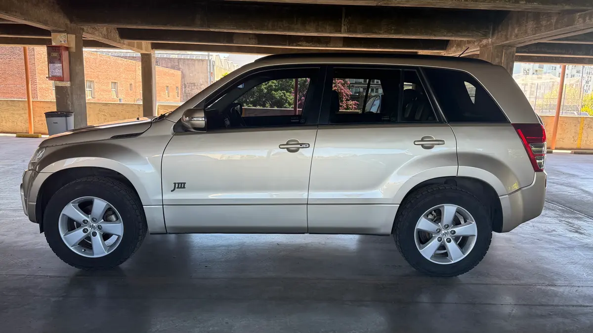 Mira esta publicación de Suzuki Grand Vitara 2010 en Motordil