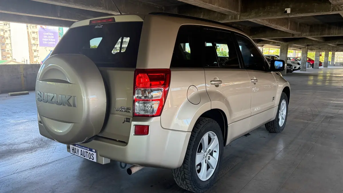 Mira esta publicación de Suzuki Grand Vitara 2010 en Motordil