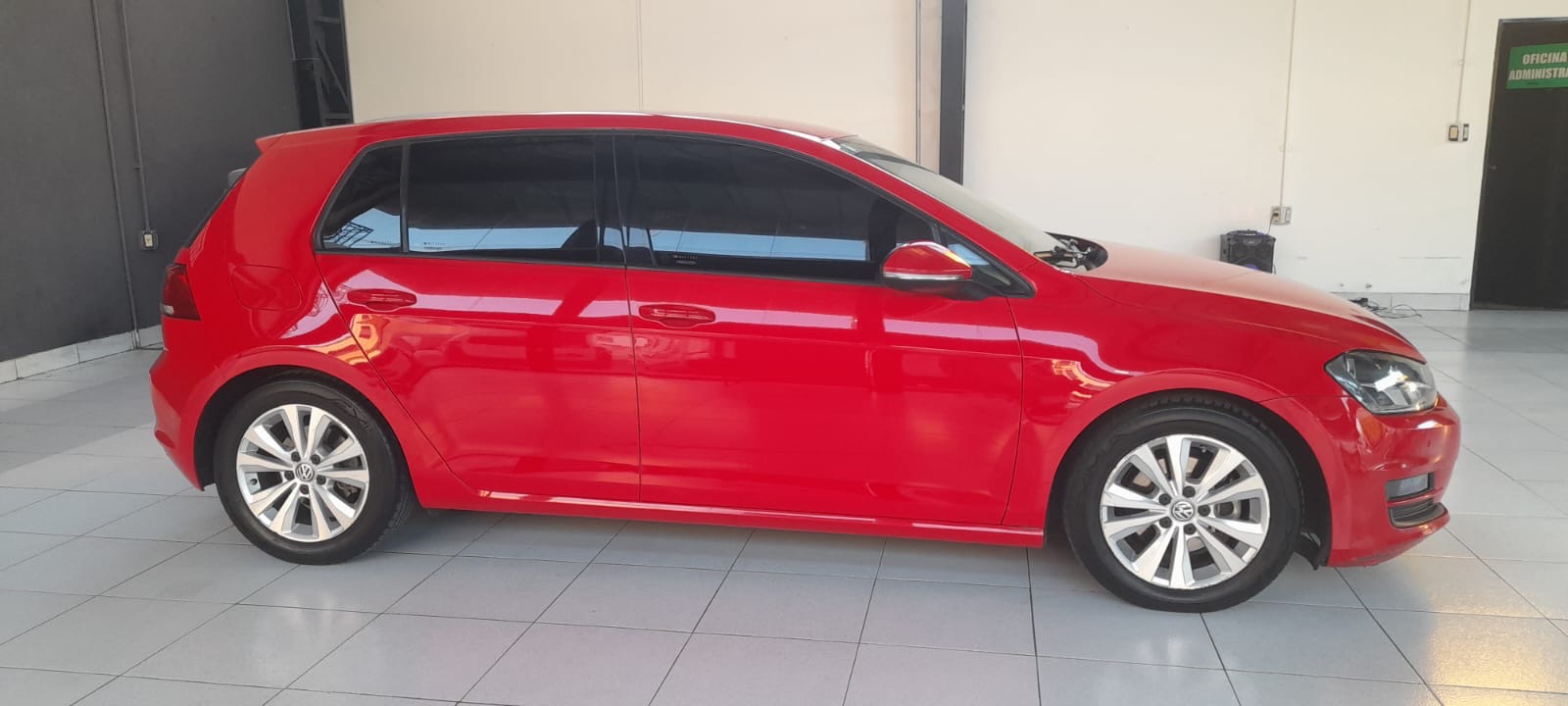 Mira esta publicación de Volkswagen Golf 2016 en Motordil