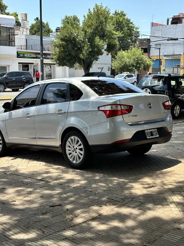 Mira esta publicación de Fiat Grand Siena 2015 en Motordil