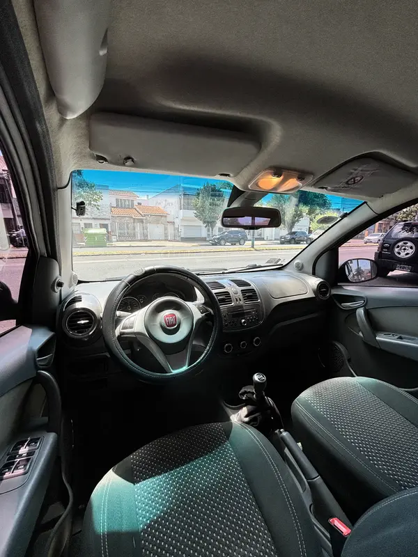 Mira esta publicación de Fiat Grand Siena 2015 en Motordil