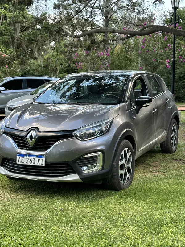 Mira esta publicación de Renault Captur 2021 en Motordil