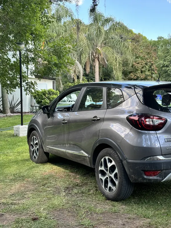 Mira esta publicación de Renault Captur 2021 en Motordil