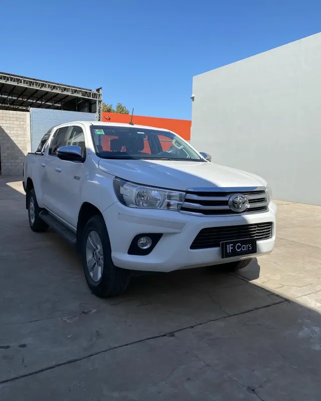 Mira esta publicación de Toyota Hilux 2017 en Motordil