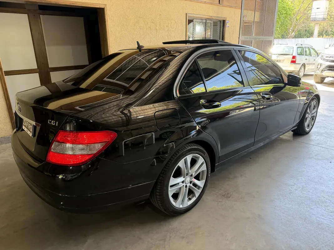 Mira esta publicación de Mercedes Benz Clase C 2011 en Motordil