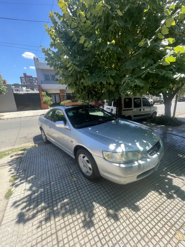 Mira esta publicación de Honda Accord 1998 en Motordil