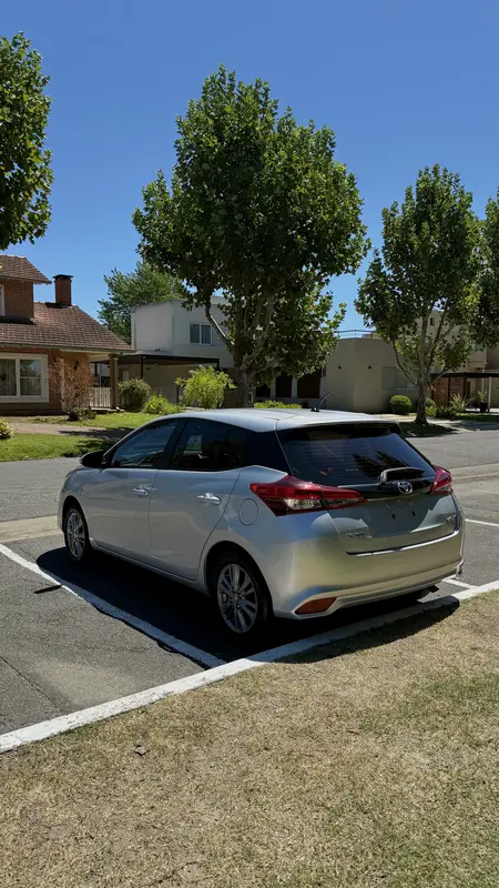 Mira esta publicación de Toyota Yaris 2021 en Motordil