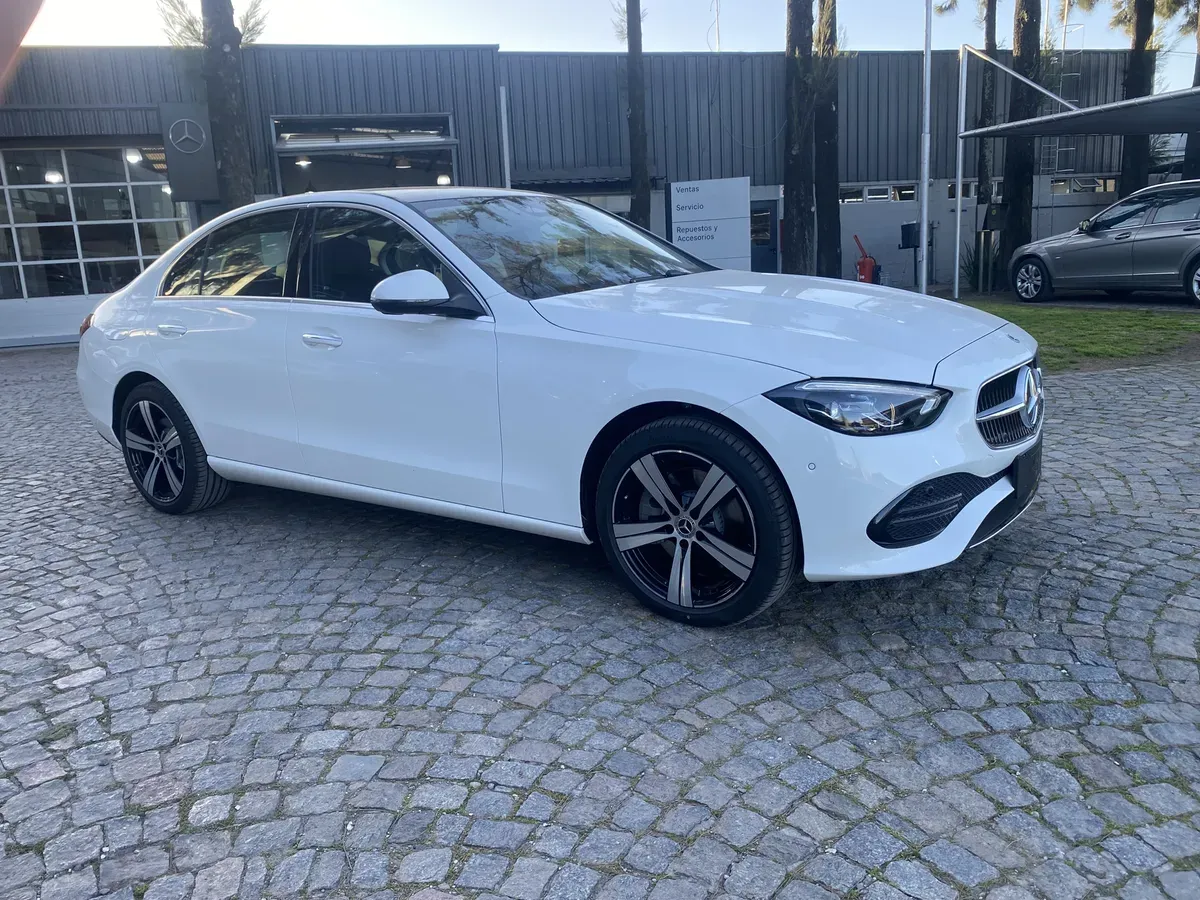 Mira esta publicación de Mercedes Benz Clase C 2025 en Motordil