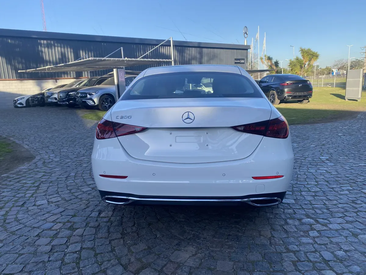 Mira esta publicación de Mercedes Benz Clase C 2025 en Motordil