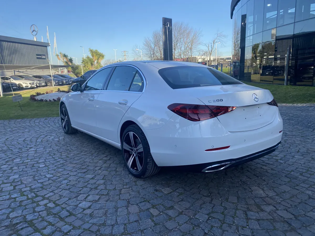 Mira esta publicación de Mercedes Benz Clase C 2025 en Motordil