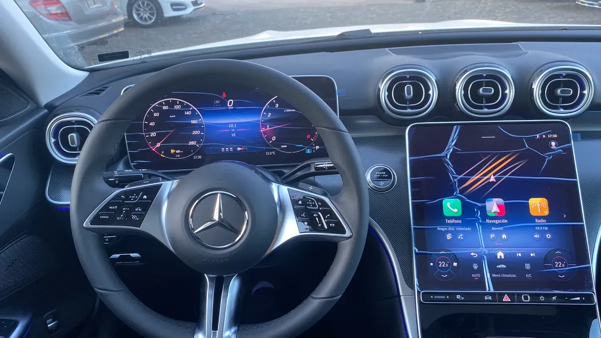 Mira esta publicación de Mercedes Benz Clase C 2025 en Motordil