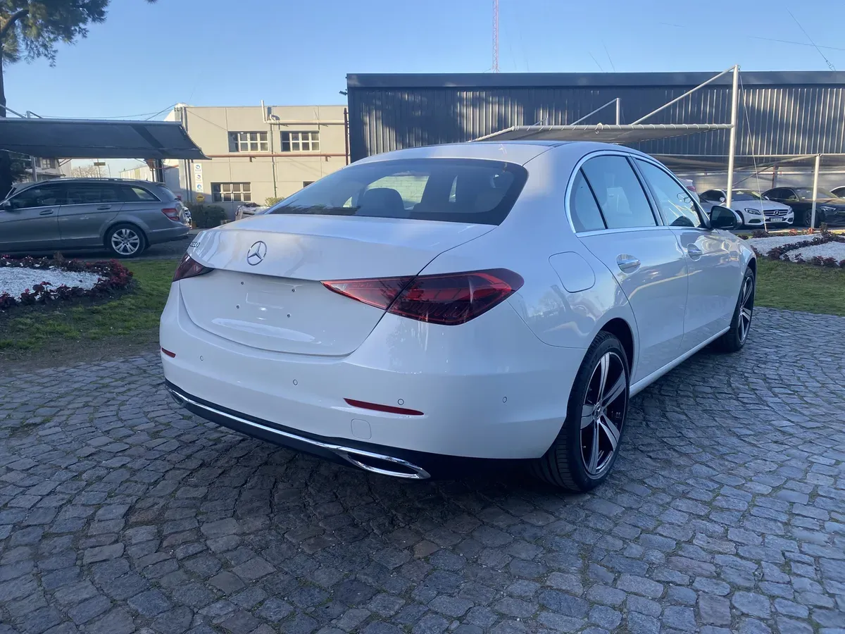 Mira esta publicación de Mercedes Benz Clase C 2025 en Motordil