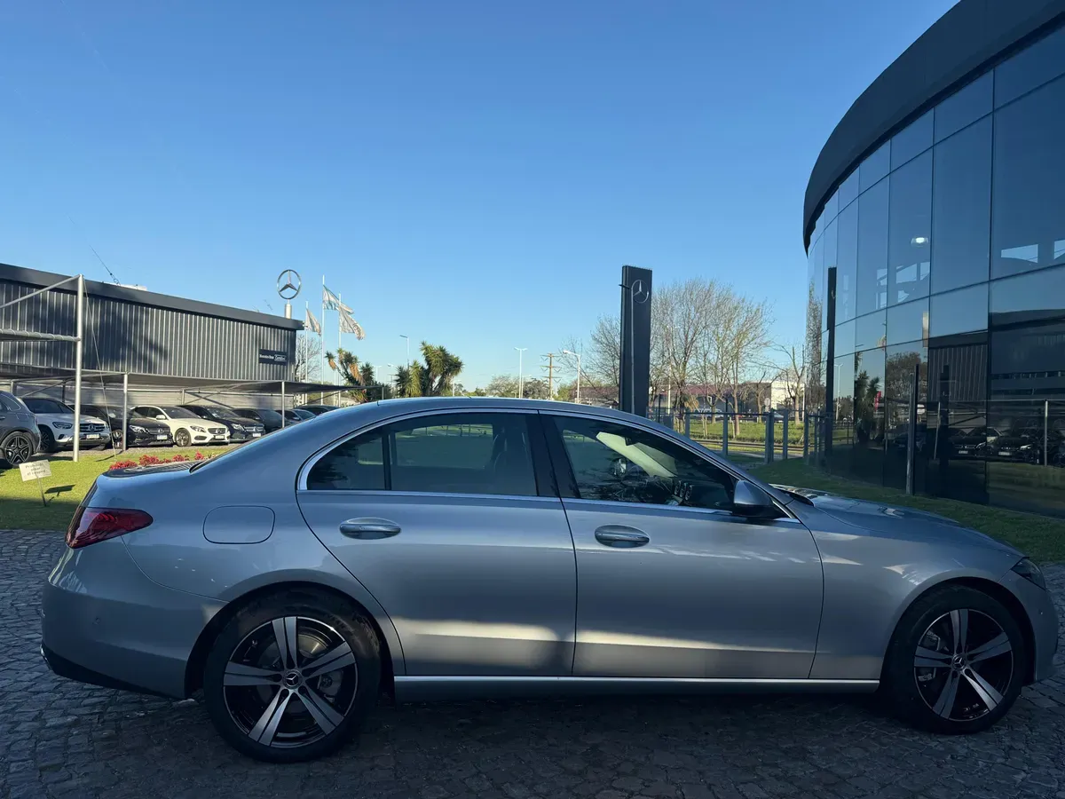 Mira esta publicación de Mercedes Benz Clase C 2025 en Motordil