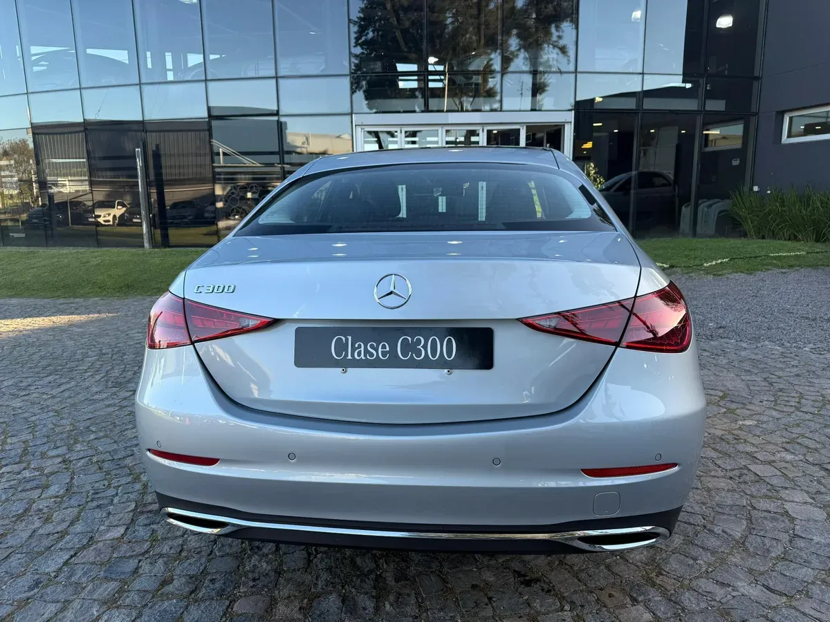 Mira esta publicación de Mercedes Benz Clase C 2025 en Motordil