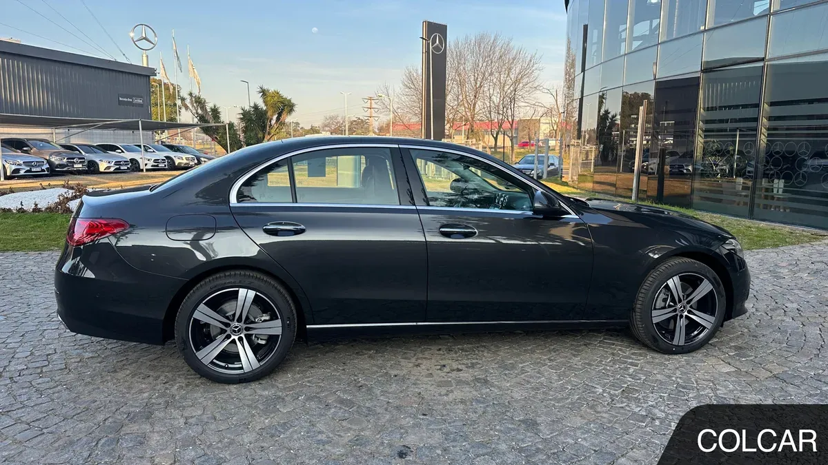 Mira esta publicación de Mercedes Benz Clase C 2025 en Motordil
