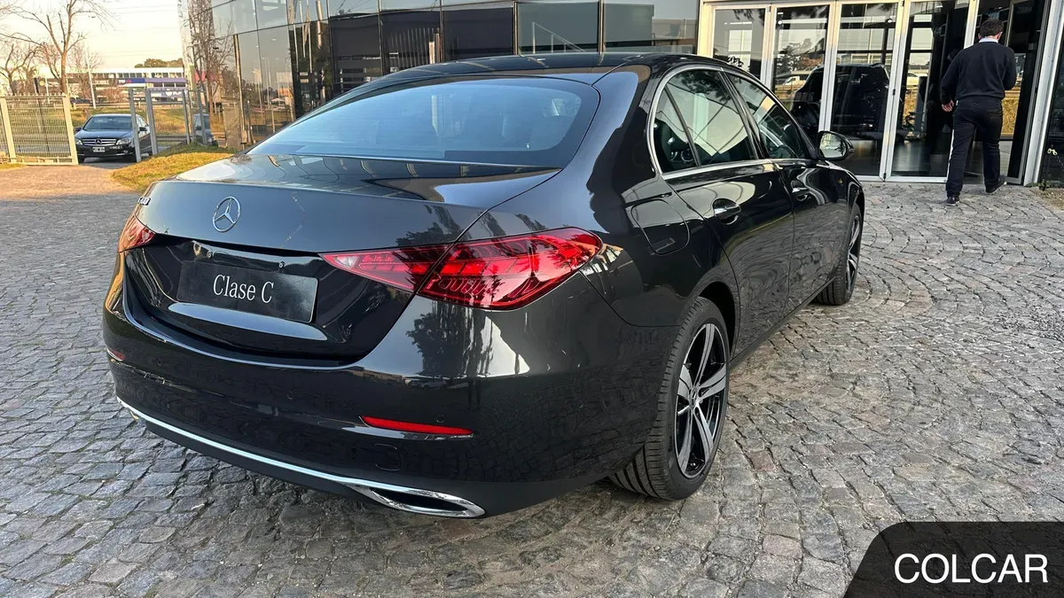 Mira esta publicación de Mercedes Benz Clase C 2025 en Motordil