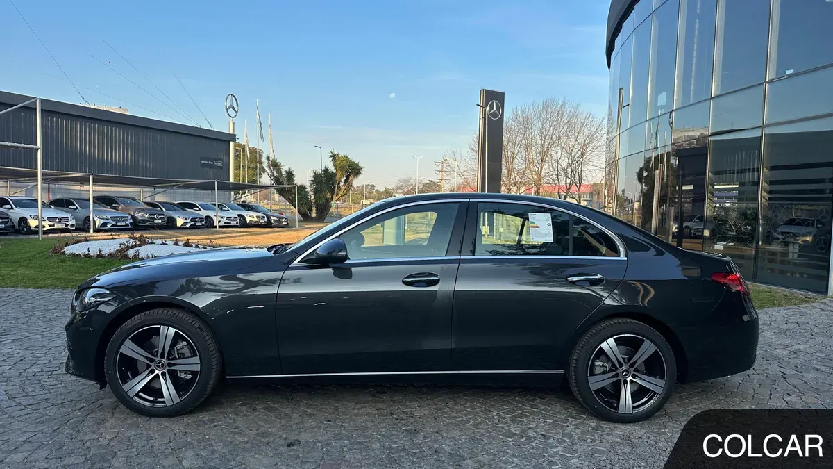 Mira esta publicación de Mercedes Benz Clase C 2025 en Motordil