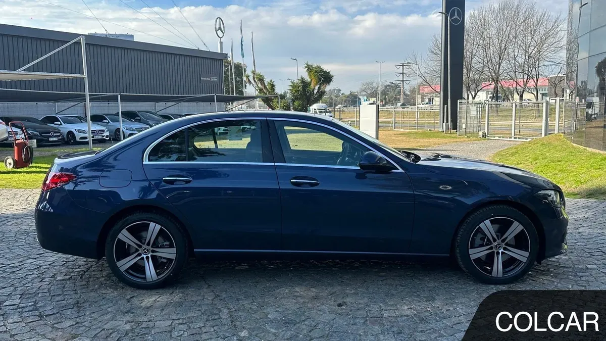 Mira esta publicación de Mercedes Benz Clase C 2025 en Motordil