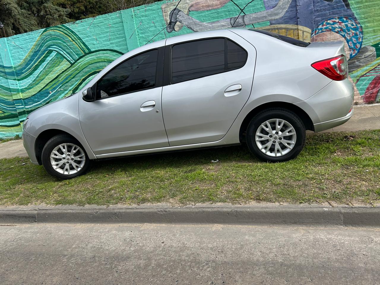 Mira esta publicación de Renault Logan II 2021 en Motordil