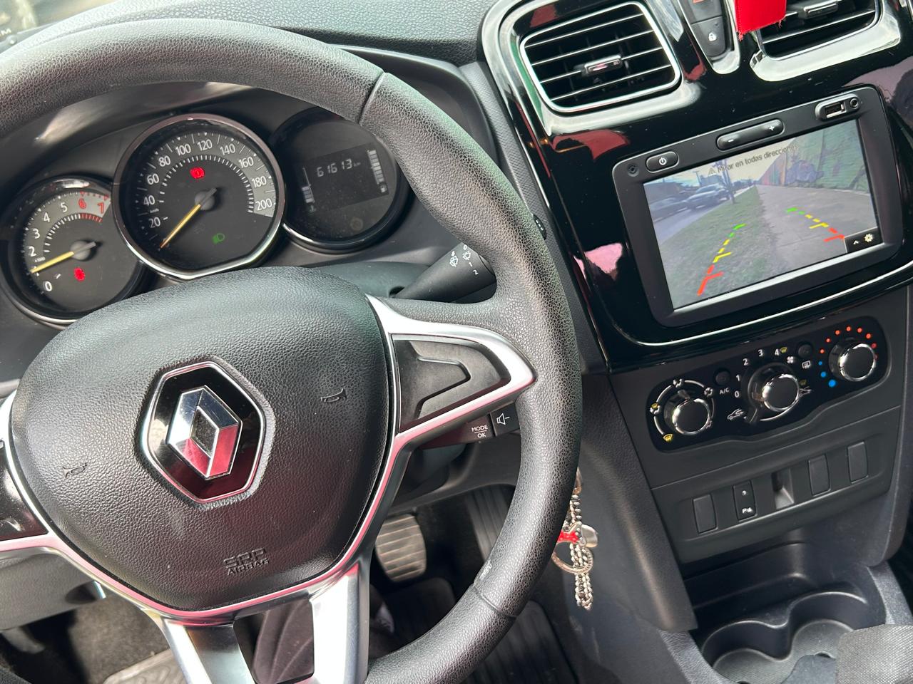 Mira esta publicación de Renault Logan II 2021 en Motordil