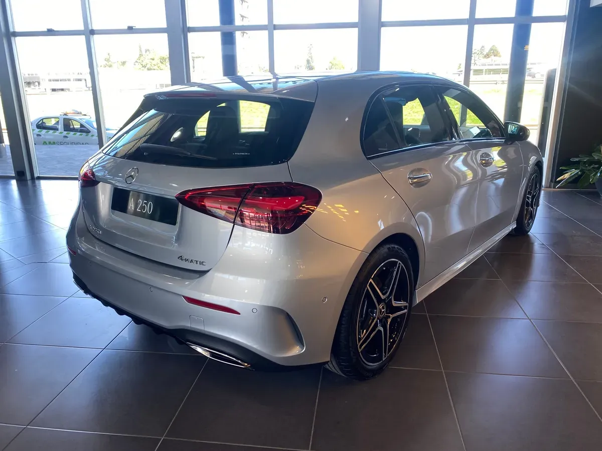 Mira esta publicación de Mercedes Benz Clase A 2025 en Motordil