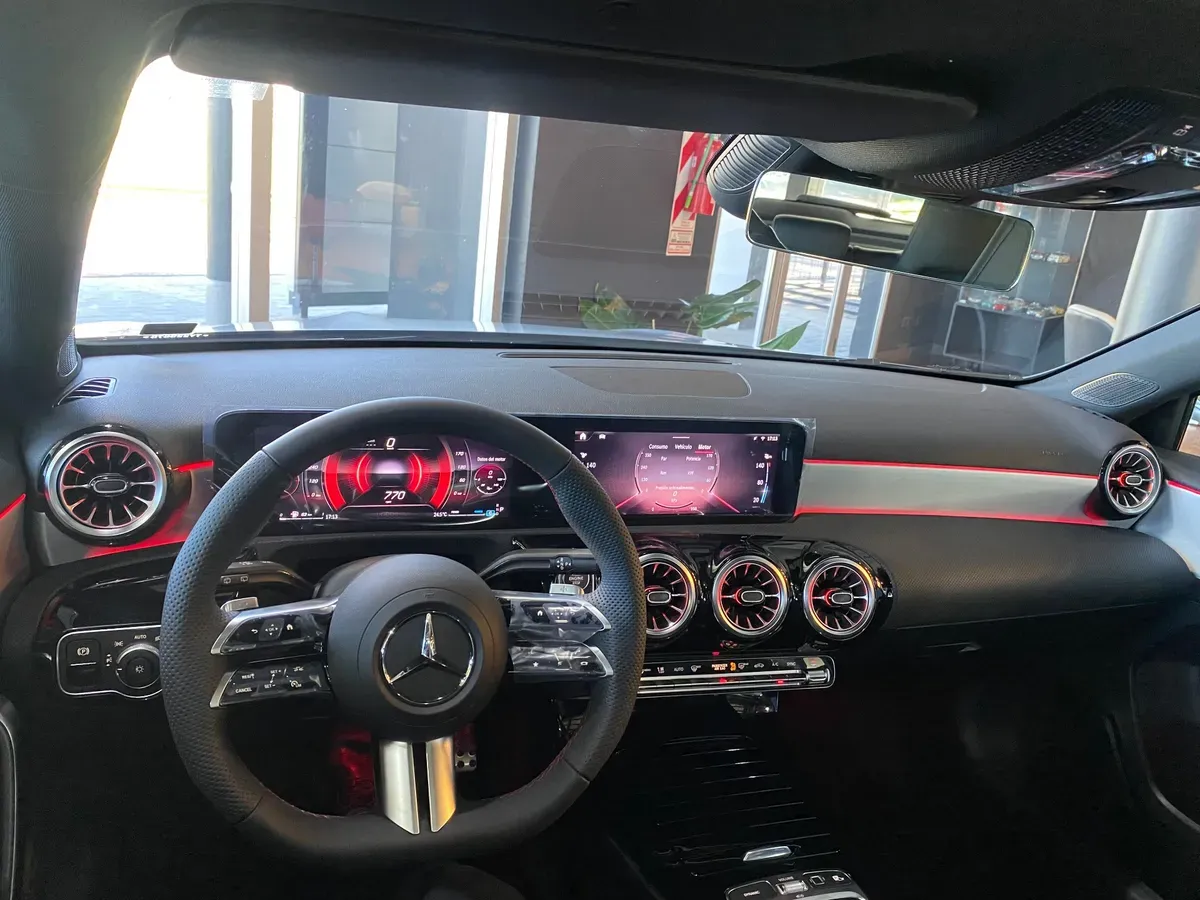 Mira esta publicación de Mercedes Benz Clase A 2025 en Motordil