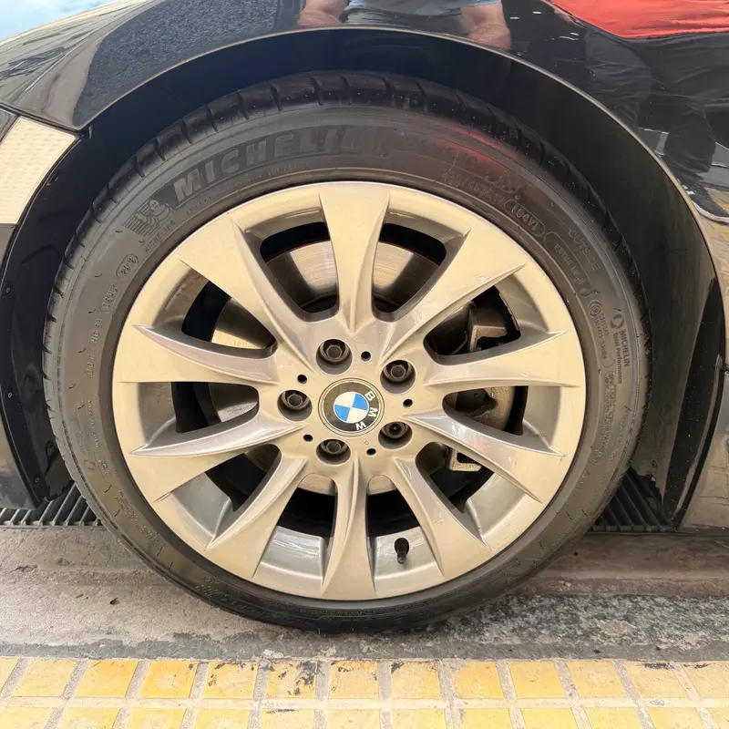 Mira esta publicación de BMW Z4 2008 en Motordil