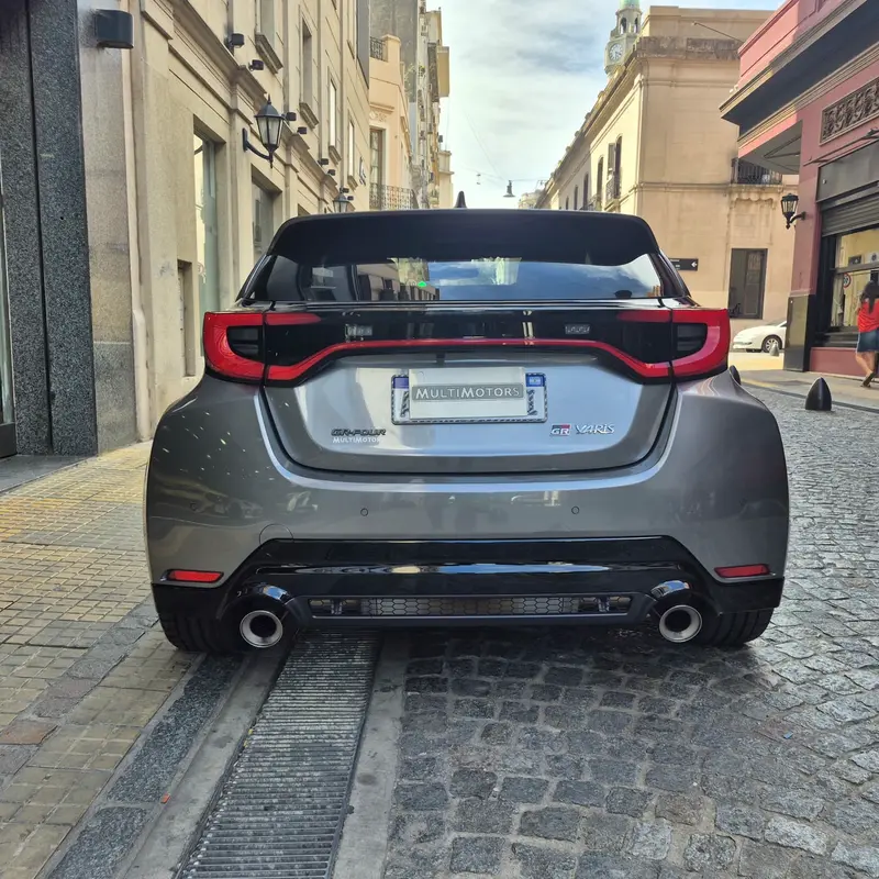 Mira esta publicación de Toyota Yaris 2025 en Motordil