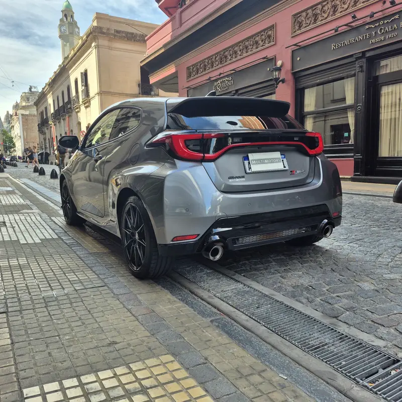 Mira esta publicación de Toyota Yaris 2025 en Motordil