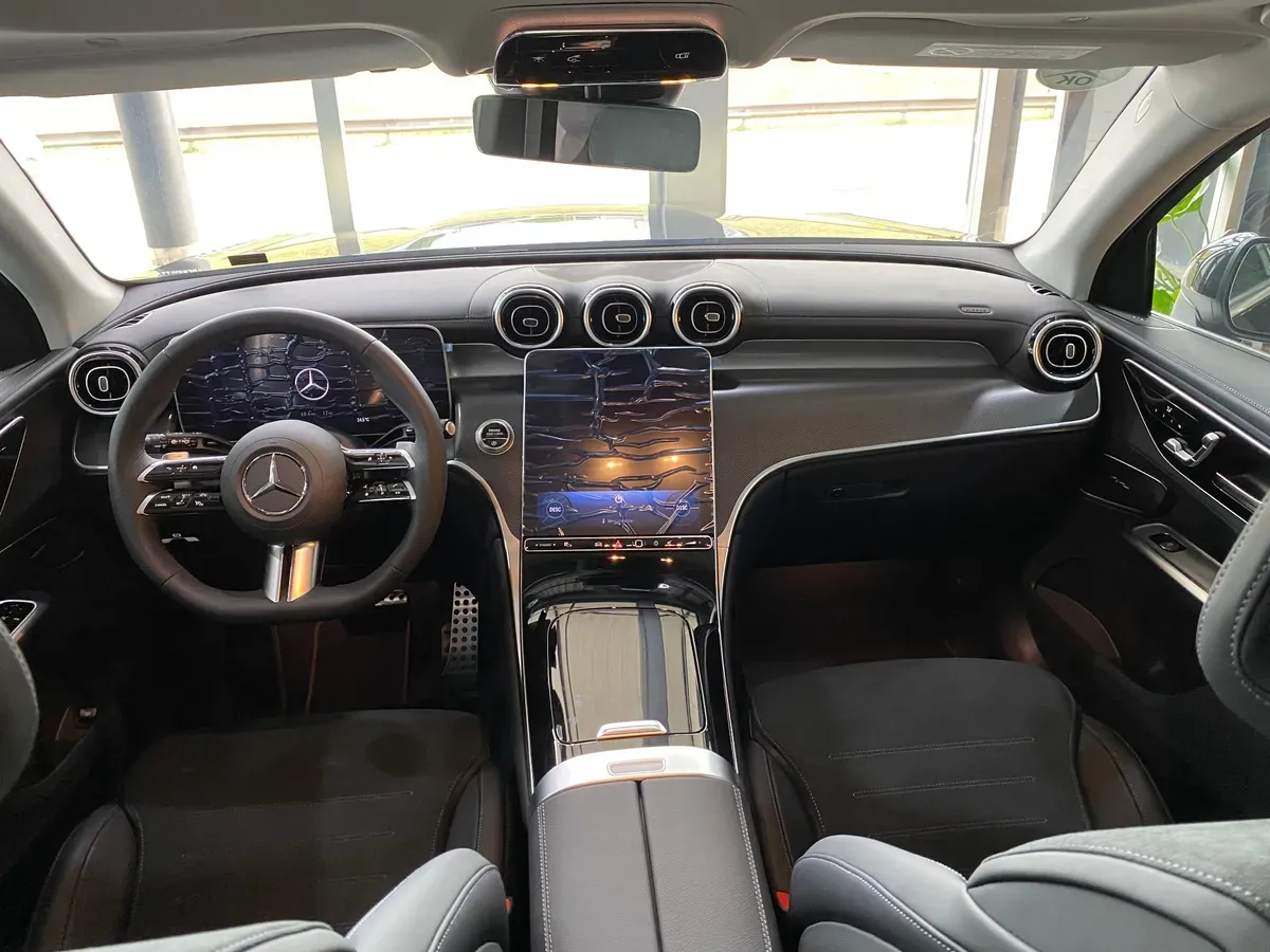 Mira esta publicación de Mercedes Benz GLC 2025 en Motordil