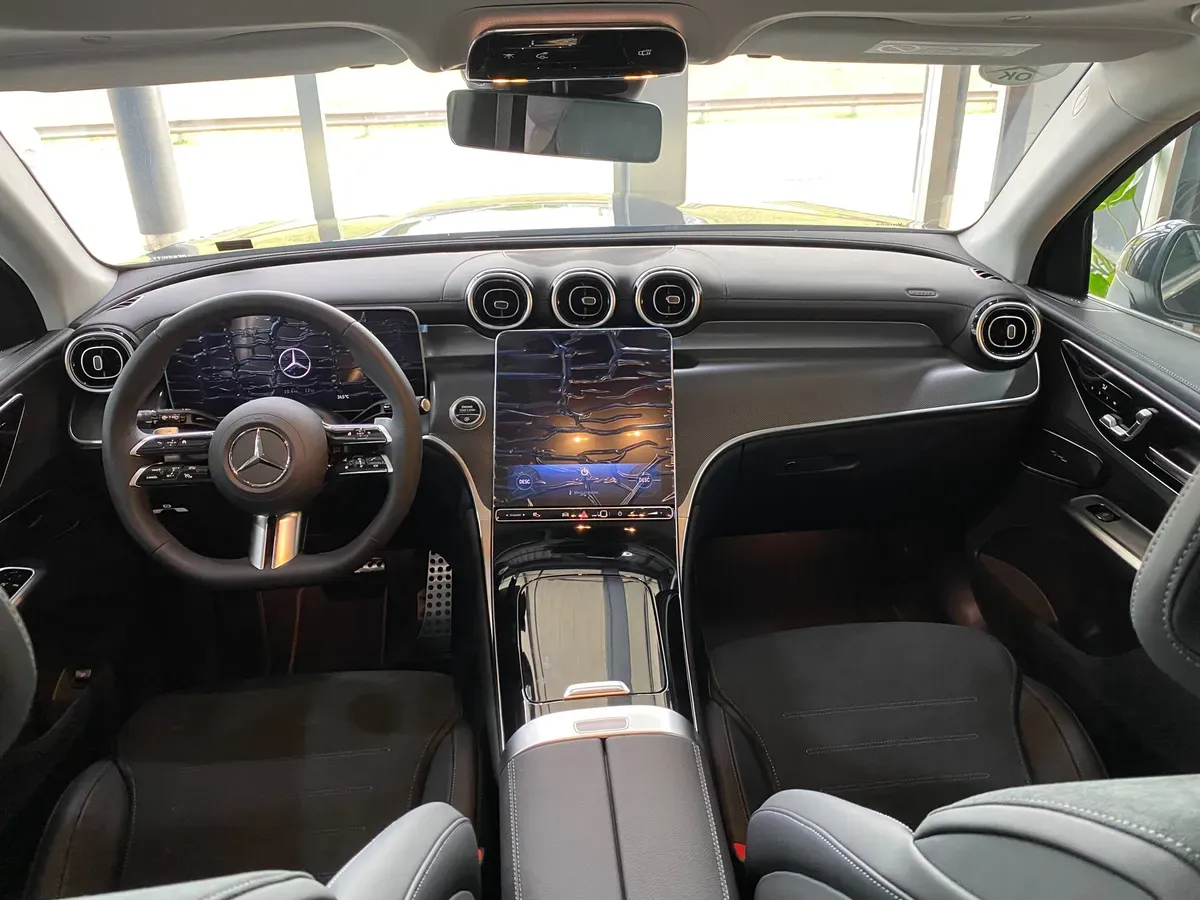 Mira esta publicación de Mercedes Benz GLC 2025 en Motordil