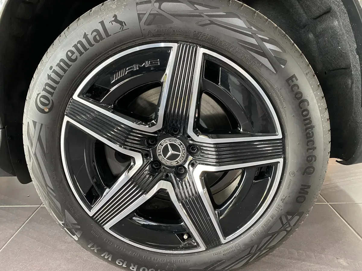 Mira esta publicación de Mercedes Benz GLC 2025 en Motordil