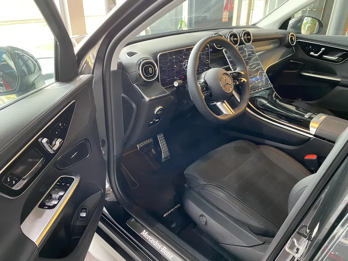 Mira esta publicación de Mercedes Benz GLC 2025 en Motordil