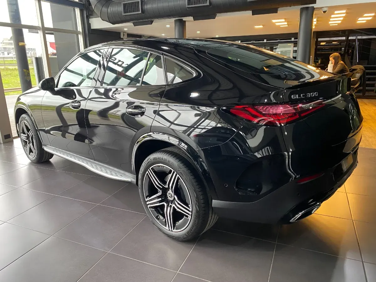 Mira esta publicación de Mercedes Benz GLC 2025 en Motordil