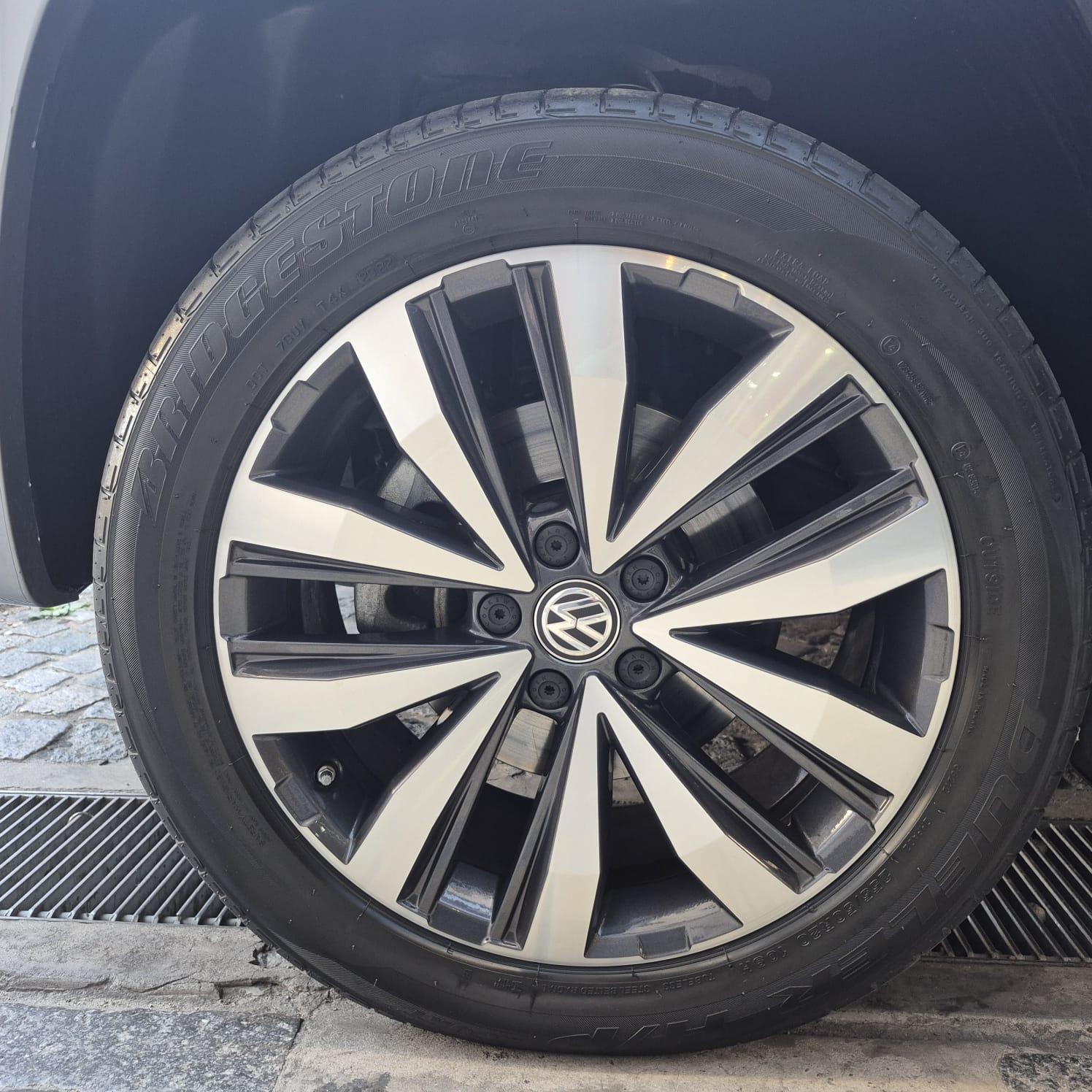 Mira esta publicación de Volkswagen Amarok 2015 en Motordil