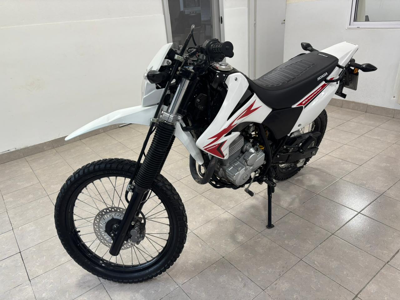 Mira esta publicación de Honda XR 250 Tornado 2023 en Motordil