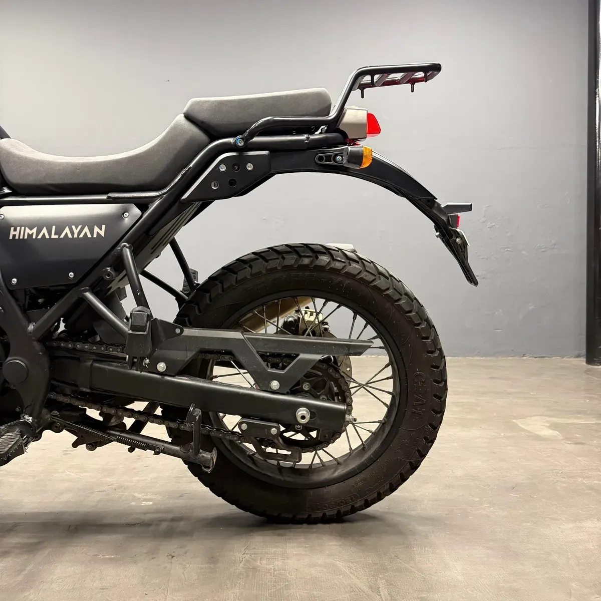 Mira esta publicación de Royal Enfield 411 2022 en Motordil