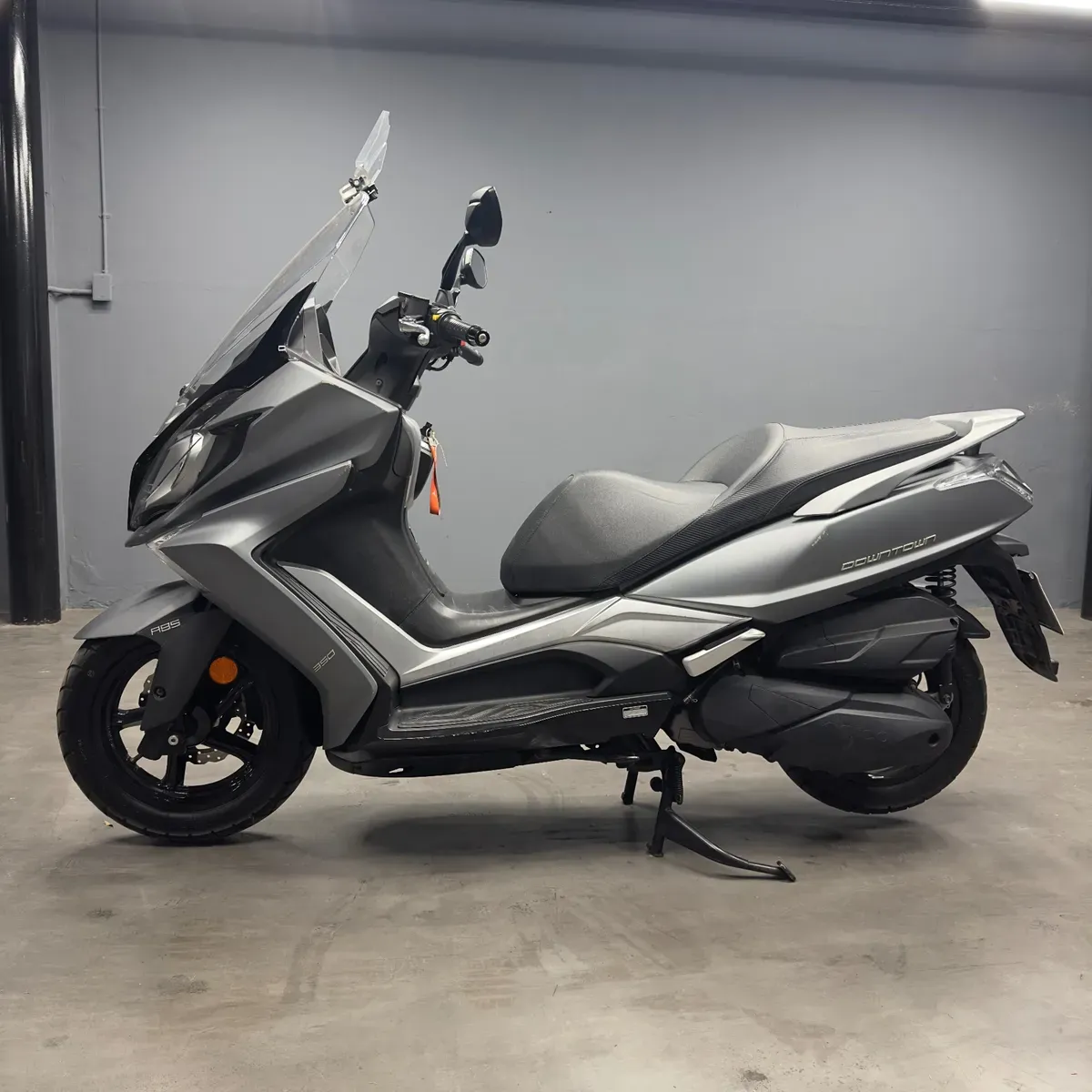 Mira esta publicación de Kymco Downtown 350 I 2022 en Motordil