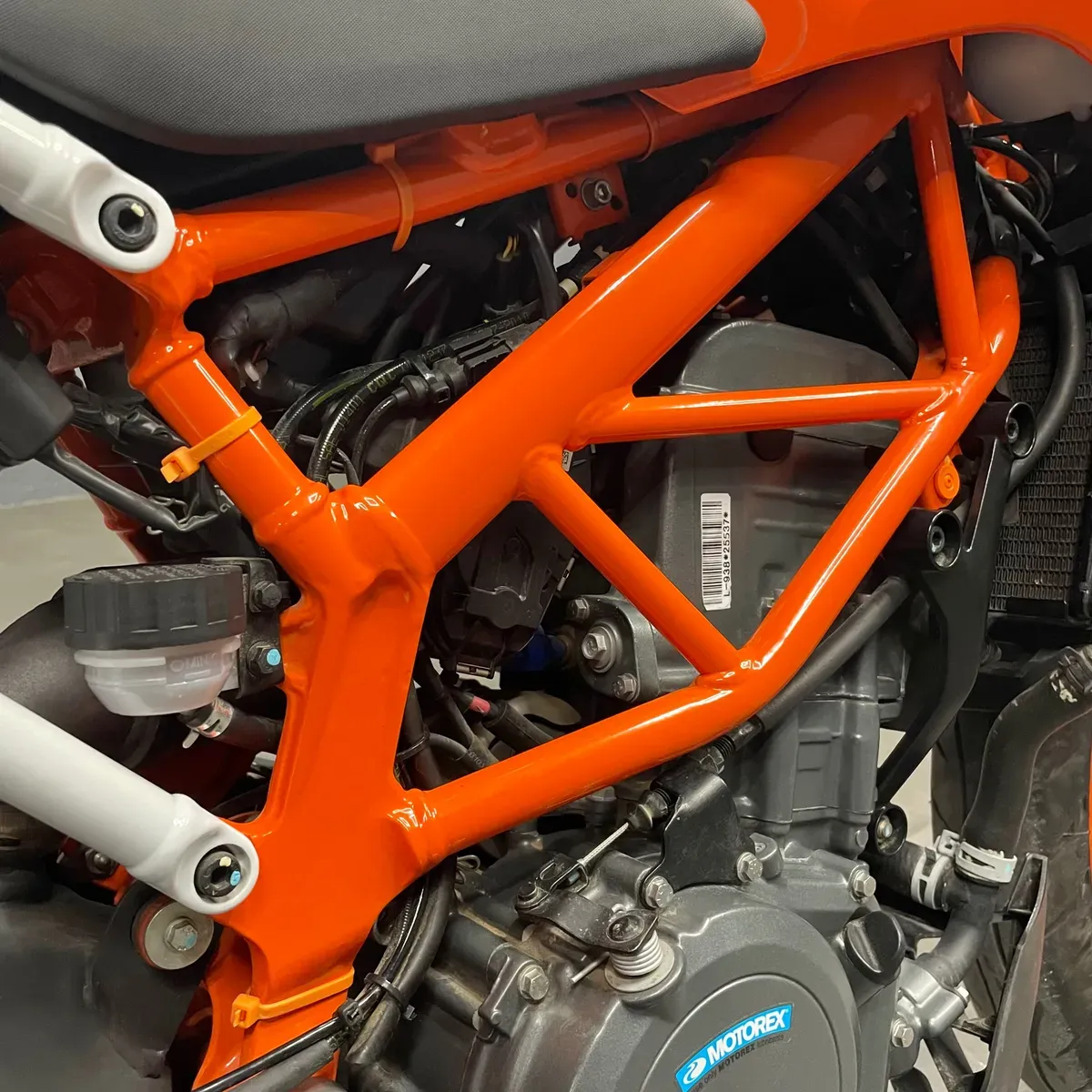 Mira esta publicación de KTM Duke 390 Naked 2020 en Motordil