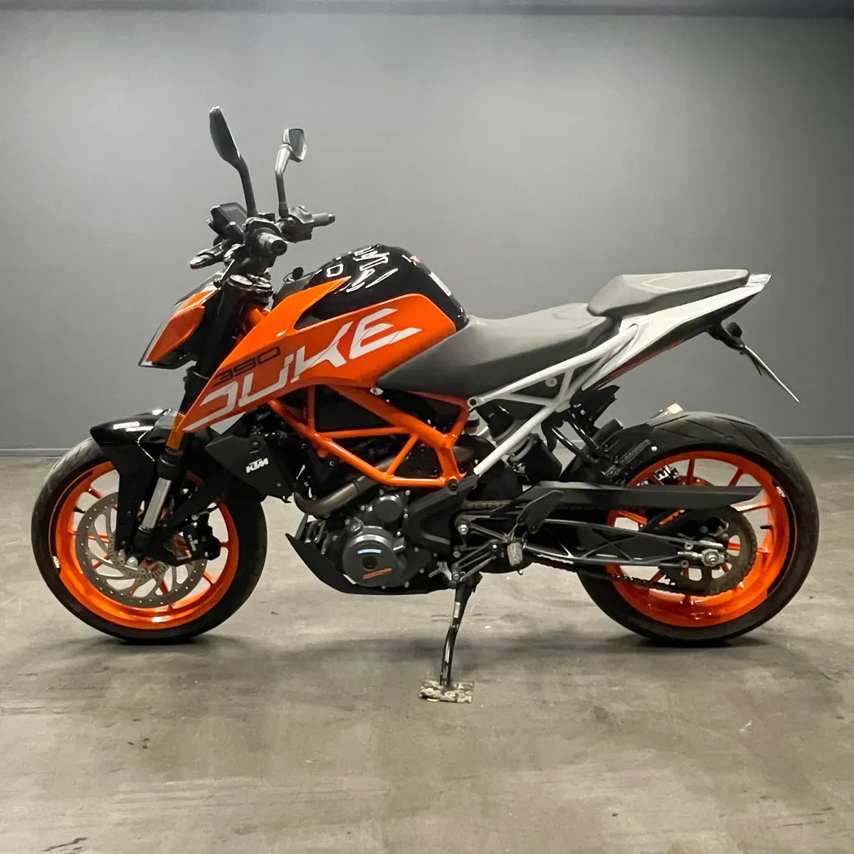 Mira esta publicación de KTM Duke 390 Naked 2020 en Motordil