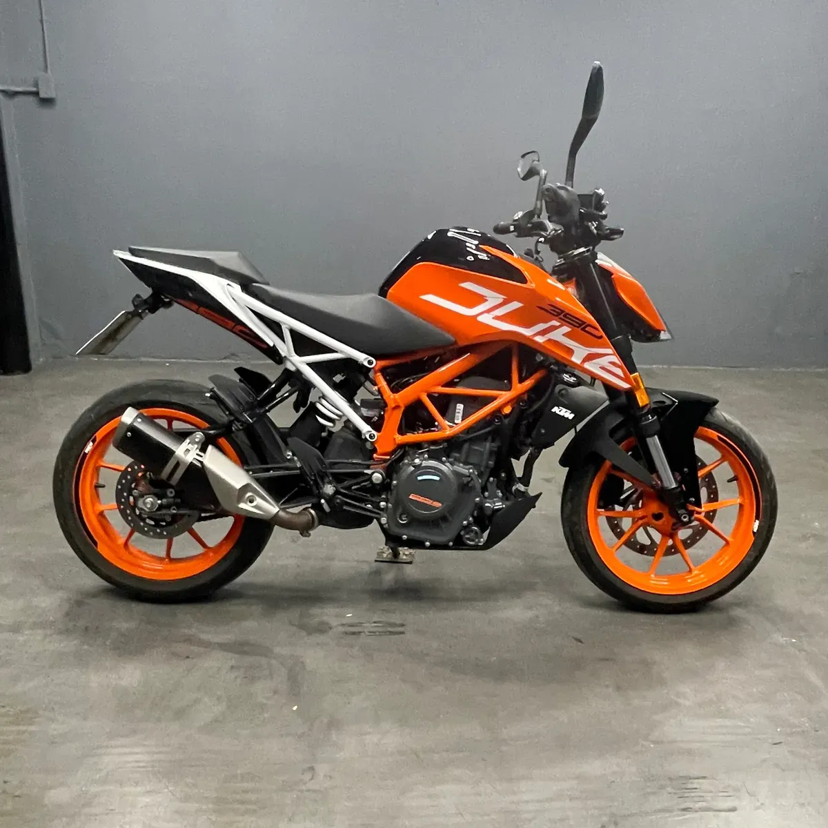 Mira esta publicación de KTM Duke 390 Naked 2020 en Motordil