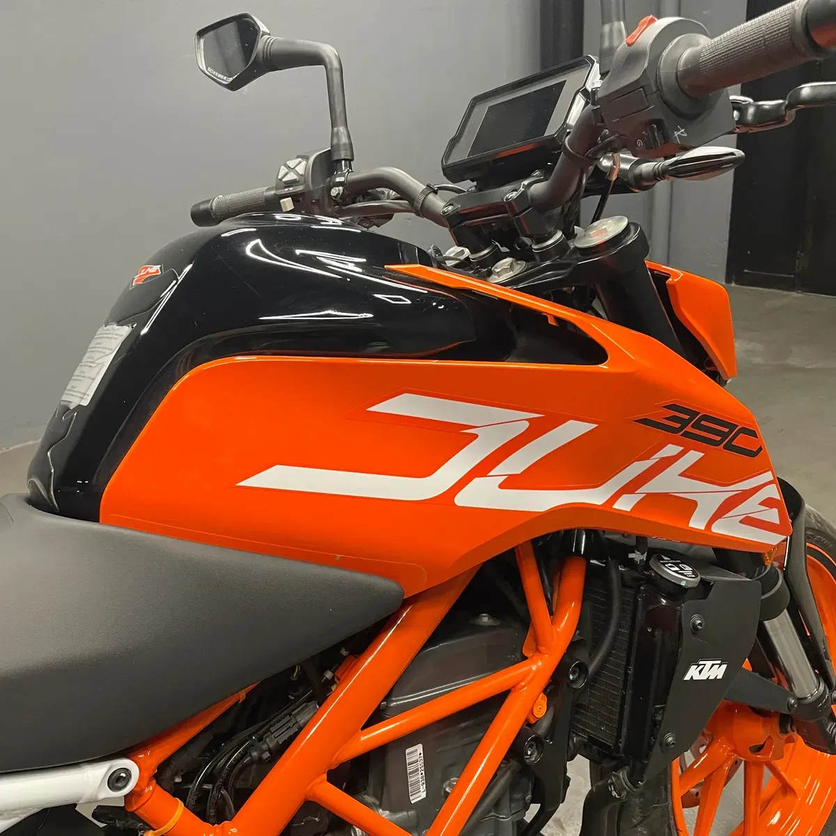 Mira esta publicación de KTM Duke 390 Naked 2020 en Motordil